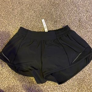 lululemon hotty hot short